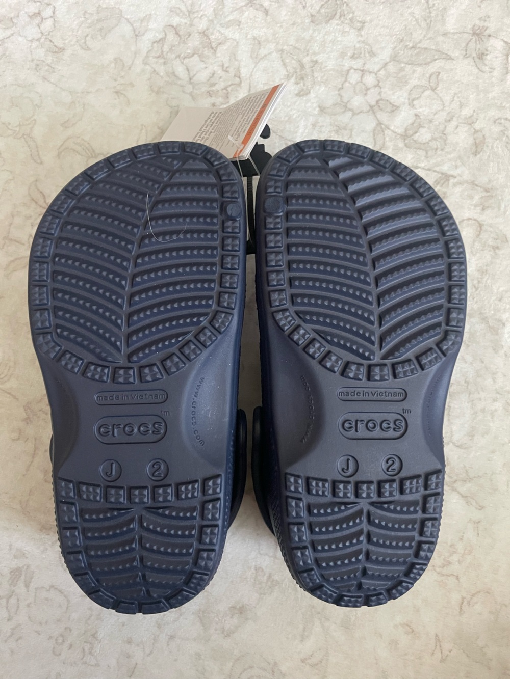 NWT! CROCS Kids Classic Clog in Navy Blue - Picture 6 of 6